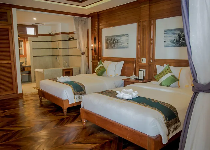 Hotel The Night Hotel 4*