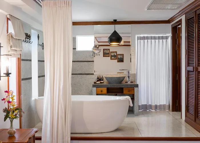 Hotel The Night Hotel 4*